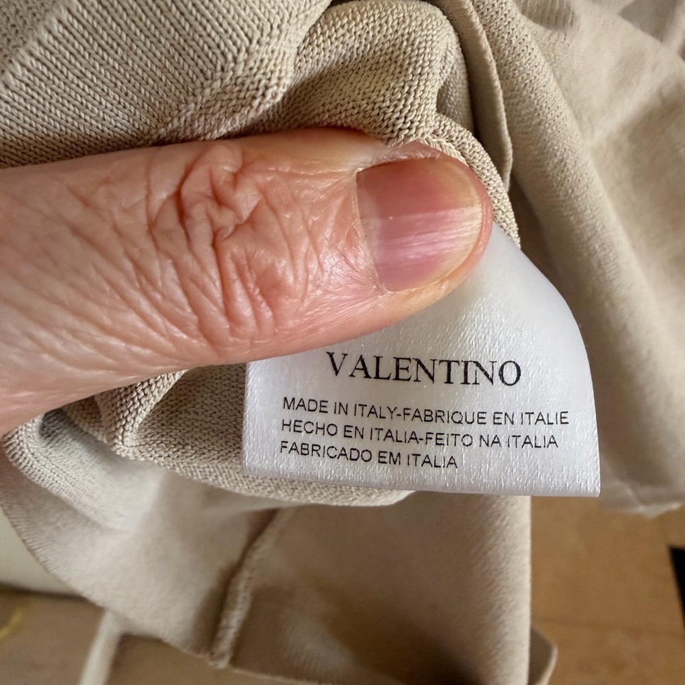 Valentino Cream Short-Sleeve Turtleneck Top with Front Twist - Picture 8 of 12